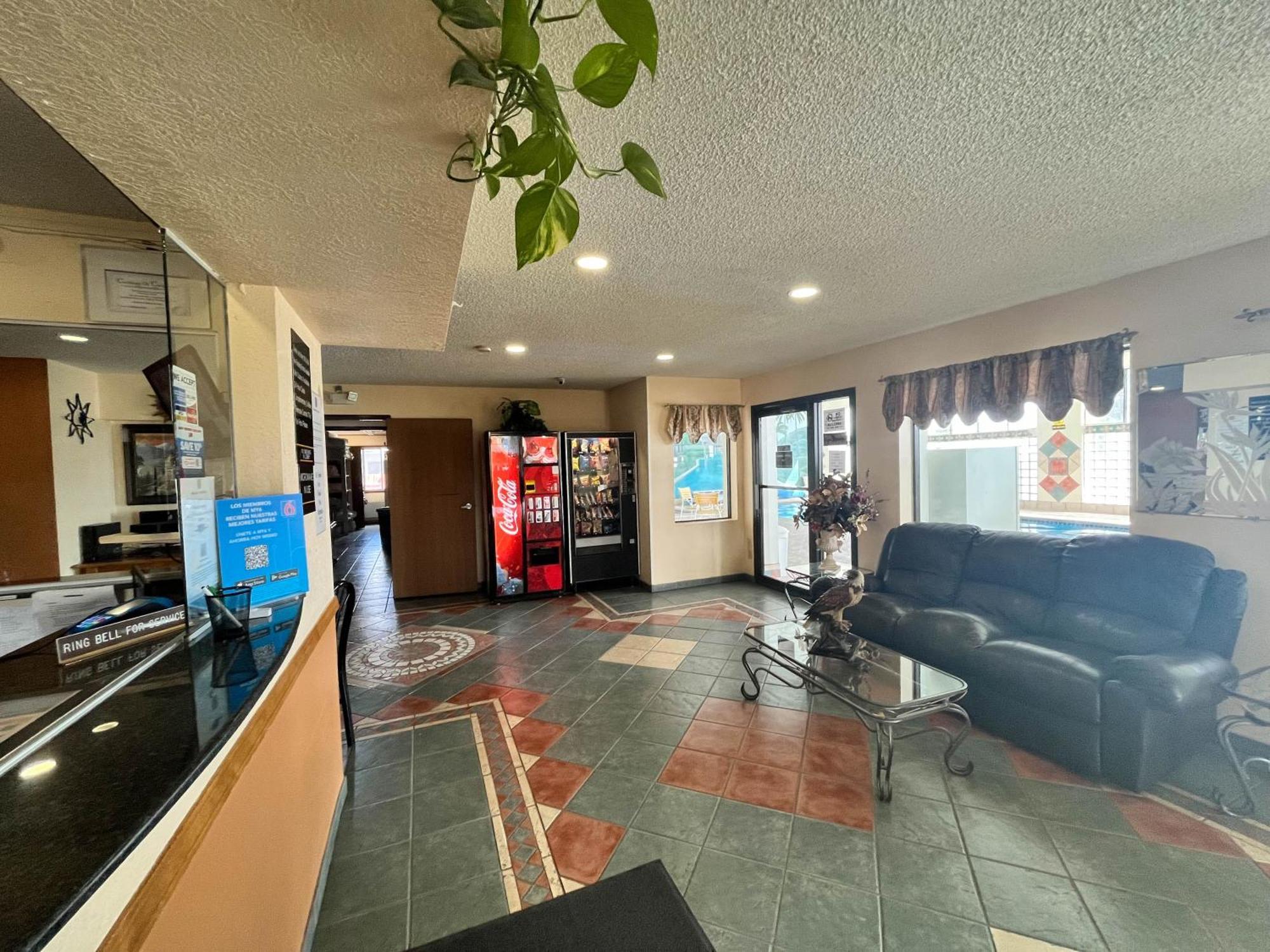 Motel 6 Deming, Nm Buitenkant foto