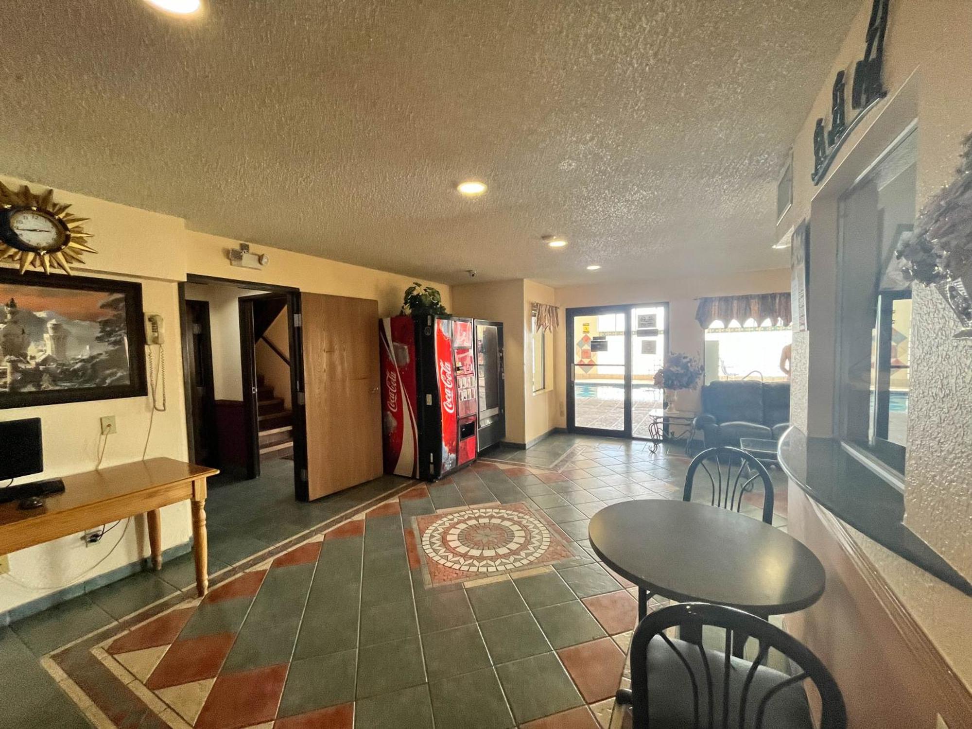 Motel 6 Deming, Nm Buitenkant foto